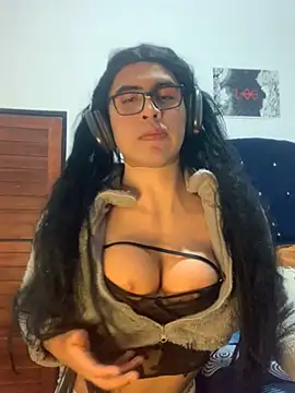 Snapshot of roguer_darkk chatting on 02.26.25 roguer darkk online show from 02.26.25