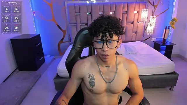 AkazaBoy  online show from 02.28.25