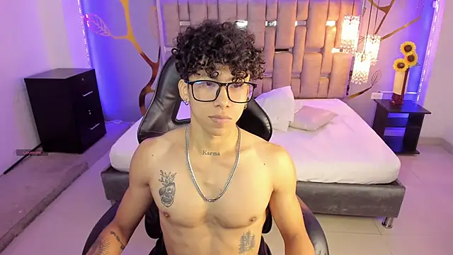 AkazaBoy  online show from 03.02.25