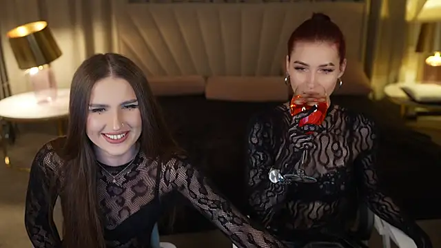 Magnetic Mia  online show from 12.05.25