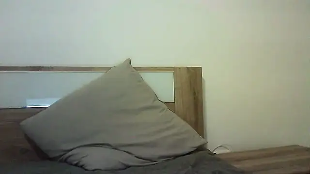 Snapshot of Ahotkittyxxx chatting on 11.04.25 Ahotkittyxxx online show from 11.04.25