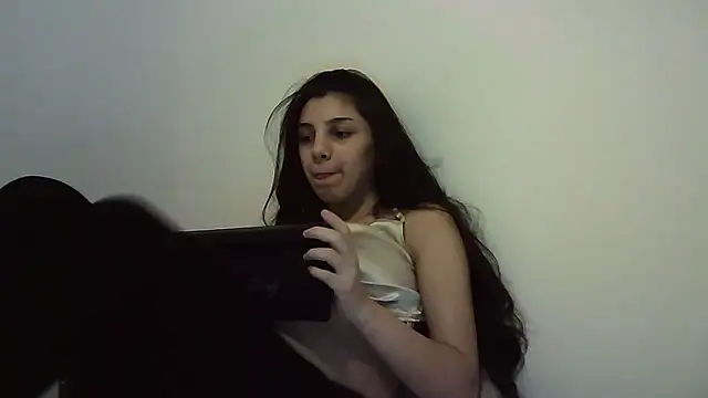 Snapshot of Ahotkittyxxx chatting on 11.12.25 Ahotkittyxxx online show from 11.12.25