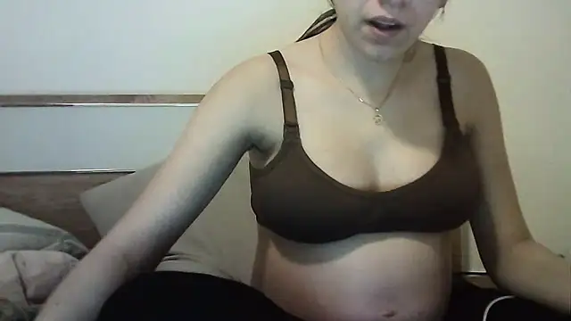 Snapshot of Ahotkittyxxx chatting on 11.15.25 Ahotkittyxxx online show from 11.15.25