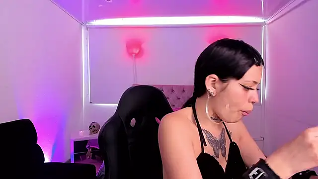 AuroraDiaz online show from 10.10.25