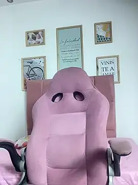  18 laura online show from 12.20.24