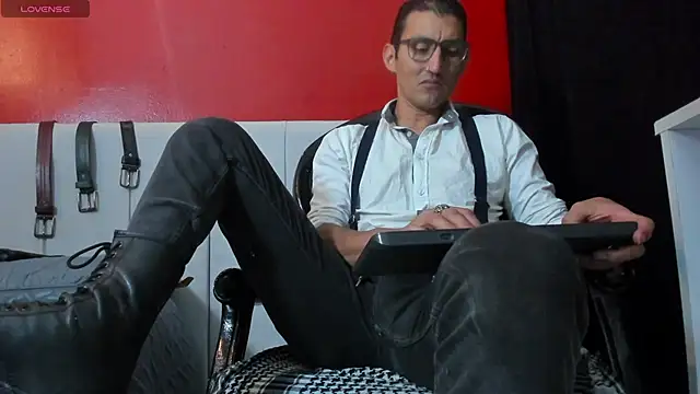 Snapshot of enzopratt chatting on 03.15.25 enzopratt online show from 03.15.25