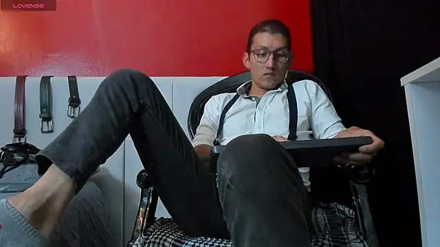 Snapshot of enzopratt chatting on 03.15.25 enzopratt online show from 03.15.25