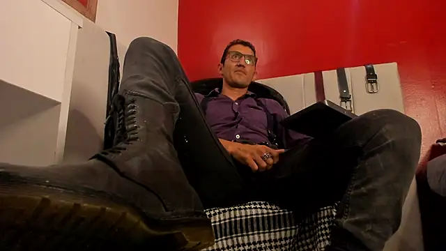 Snapshot of enzopratt chatting on 03.16.25 enzopratt online show from 03.16.25