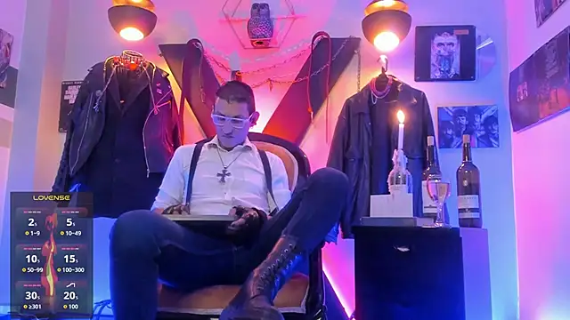 Snapshot of enzopratt chatting on 09.23.25 enzopratt online show from 09.23.25