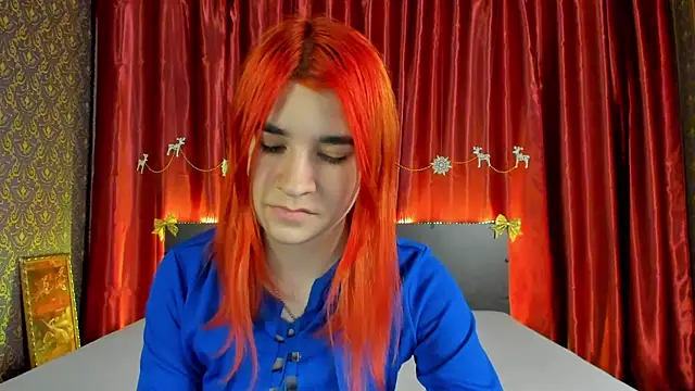 Snapshot of _Polly_Love_ chatting on 12.30.24 Polly Love online show from 12.30.24