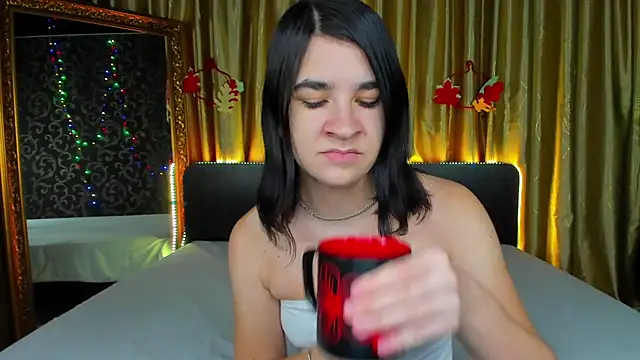  Polly Love  online show from 11.28.25