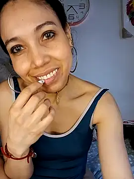 KimPielCanela online show from 03.12.25