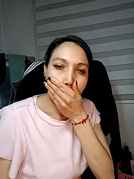 KimPielCanela online show from 10.02.25