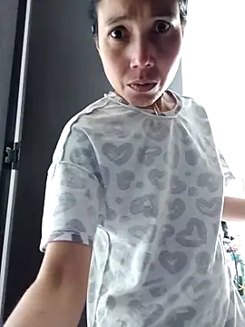 KimPielCanela online show from 10.03.25