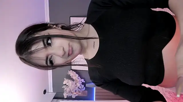 Snapshot of Megan_mooree_ chatting on 02.15.25 Megan mooree online show from 02.15.25