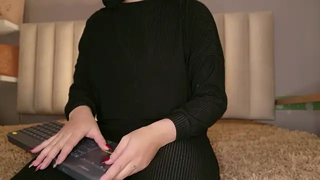 Megan mooree  online show from 04.13.26