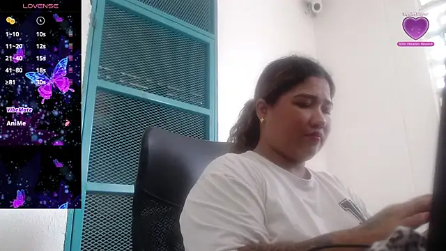 Snapshot of Gabycutee chatting on 10.04.25 Gabycutee online show from 10.04.25