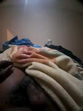 Snapshot of royalpleasure8209 chatting on 12.04.24 royalpleasure8209 online show from 12.04.24