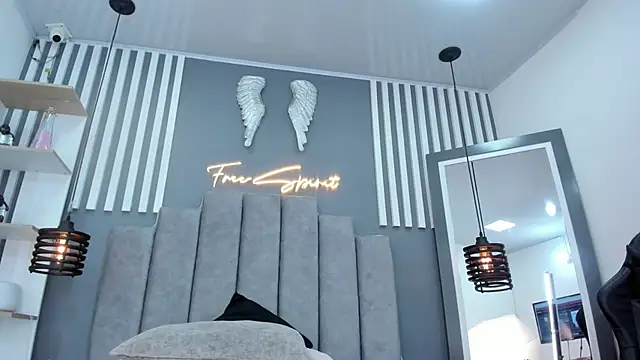 Snapshot of Sofi_ramos chatting on 12.18.24 Sofi ramos online show from 12.18.24