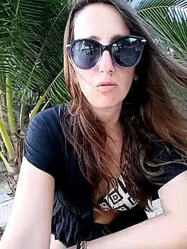 Snapshot of Alexvit2616 chatting on 02.04.25 Alexvit2616 online show from 02.04.25