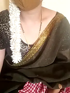 Snapshot of yourtamilcouple chatting on 12.23.24 yourtamilcouple online show from 12.23.24