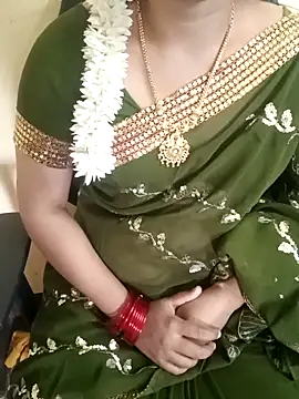 Snapshot of yourtamilcouple chatting on 02.17.25 yourtamilcouple online show from 02.17.25