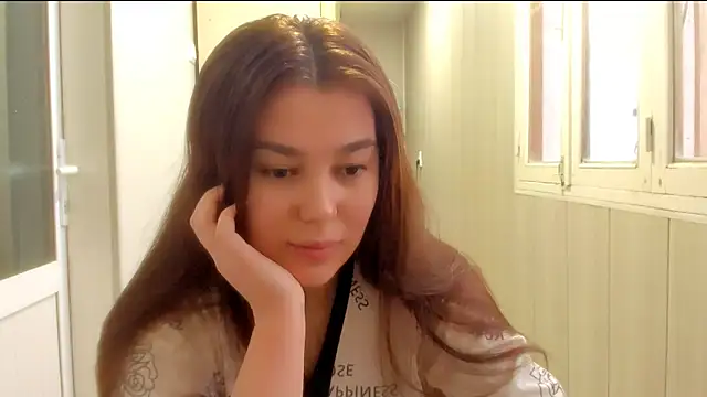 Snapshot of LunaXmii chatting on 12.17.25 LunaXmii online show from 12.17.25