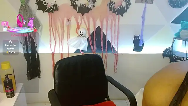 NatashaDormat online show from 10.24.25