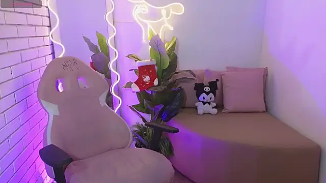 hina tay online show from 12.18.24