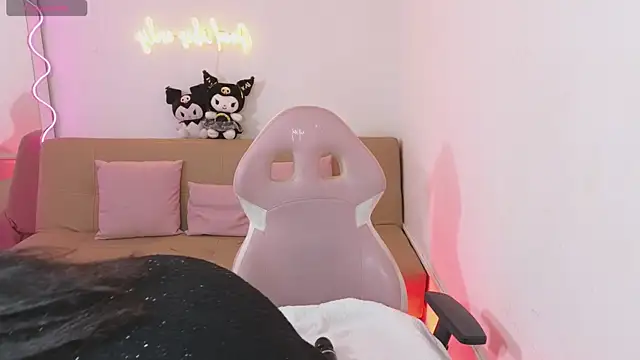 hina tay online show from 02.15.25