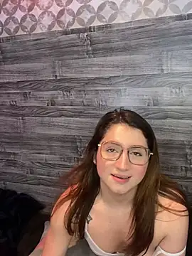 Snapshot of kamel-ayesha chatting on 12.14.24 kamel-ayesha online show from 12.14.24