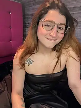 Snapshot of kamel-ayesha chatting on 01.02.25 kamel-ayesha online show from 01.02.25