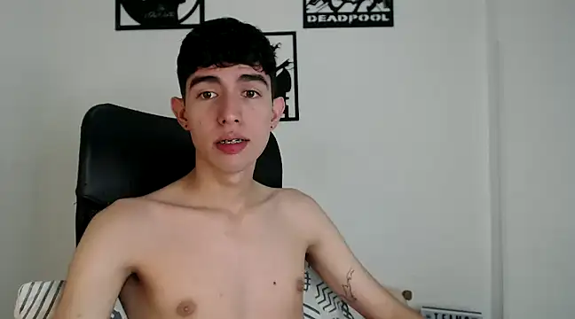 Snapshot of Andy_hot19 chatting on 12.18.24 Andy hot19 online show from 12.18.24