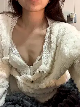 Snapshot of Aimeil chatting on 12.05.24 Aimeil online show from 12.05.24