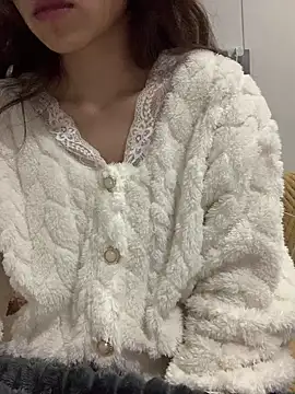 Snapshot of Aimeil chatting on 12.15.24 Aimeil online show from 12.15.24