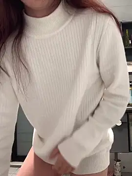 Snapshot of Aimeil chatting on 12.24.24 Aimeil online show from 12.24.24