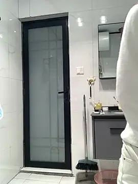 Snapshot of Aimeil chatting on 12.25.24 Aimeil online show from 12.25.24