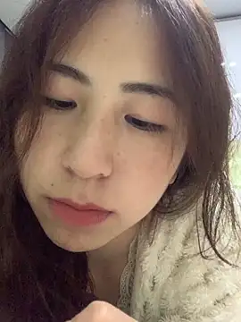 Snapshot of Aimeil chatting on 12.26.24 Aimeil online show from 12.26.24