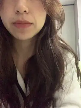 Snapshot of Aimeil chatting on 01.04.25 Aimeil online show from 01.04.25