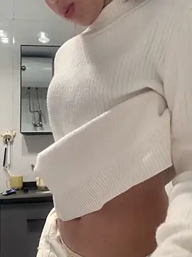 Snapshot of Aimeil chatting on 02.23.25 Aimeil online show from 02.23.25