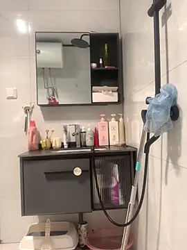 Snapshot of Aimeil chatting on 03.01.25 Aimeil online show from 03.01.25