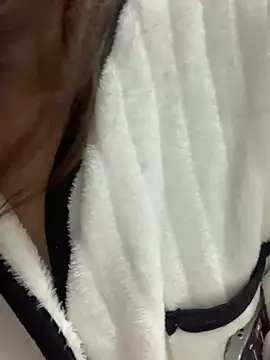 Snapshot of Aimeil chatting on 03.09.25 Aimeil online show from 03.09.25