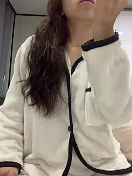 Snapshot of Aimeil chatting on 03.09.25 Aimeil online show from 03.09.25