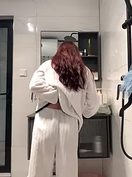 Snapshot of Aimeil chatting on 03.09.25 Aimeil online show from 03.09.25