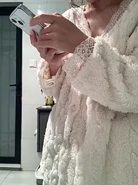 Snapshot of Aimeil chatting on 03.12.25 Aimeil online show from 03.12.25