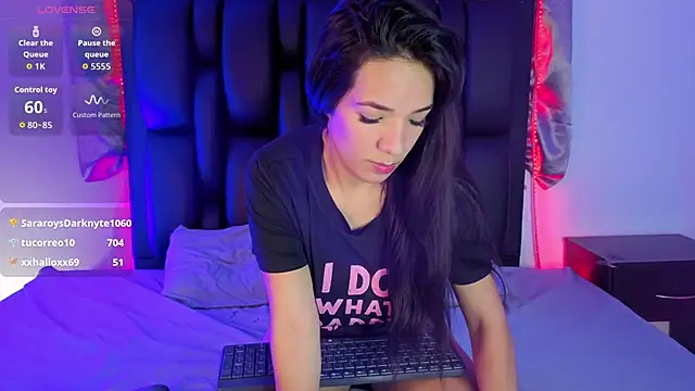 LuciaMoretti  online show from 02.07.26