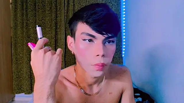 Snapshot of femboykeene chatting on 01.13.25 femboykeene online show from 01.13.25