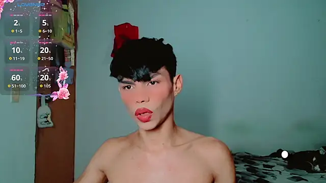 Snapshot of femboykeene chatting on 10.02.25 femboykeene online show from 10.02.25