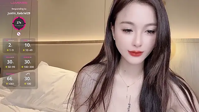 Snapshot of Neyllar chatting on 01.15.25 Neyllar online show from 01.15.25