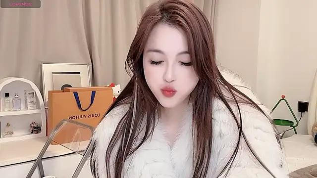 Snapshot of Neyllar chatting on 03.19.25 Neyllar online show from 03.19.25